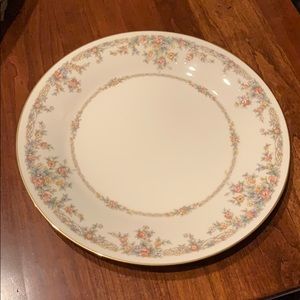 Dinner Plate
Gallery
by NORITAKE